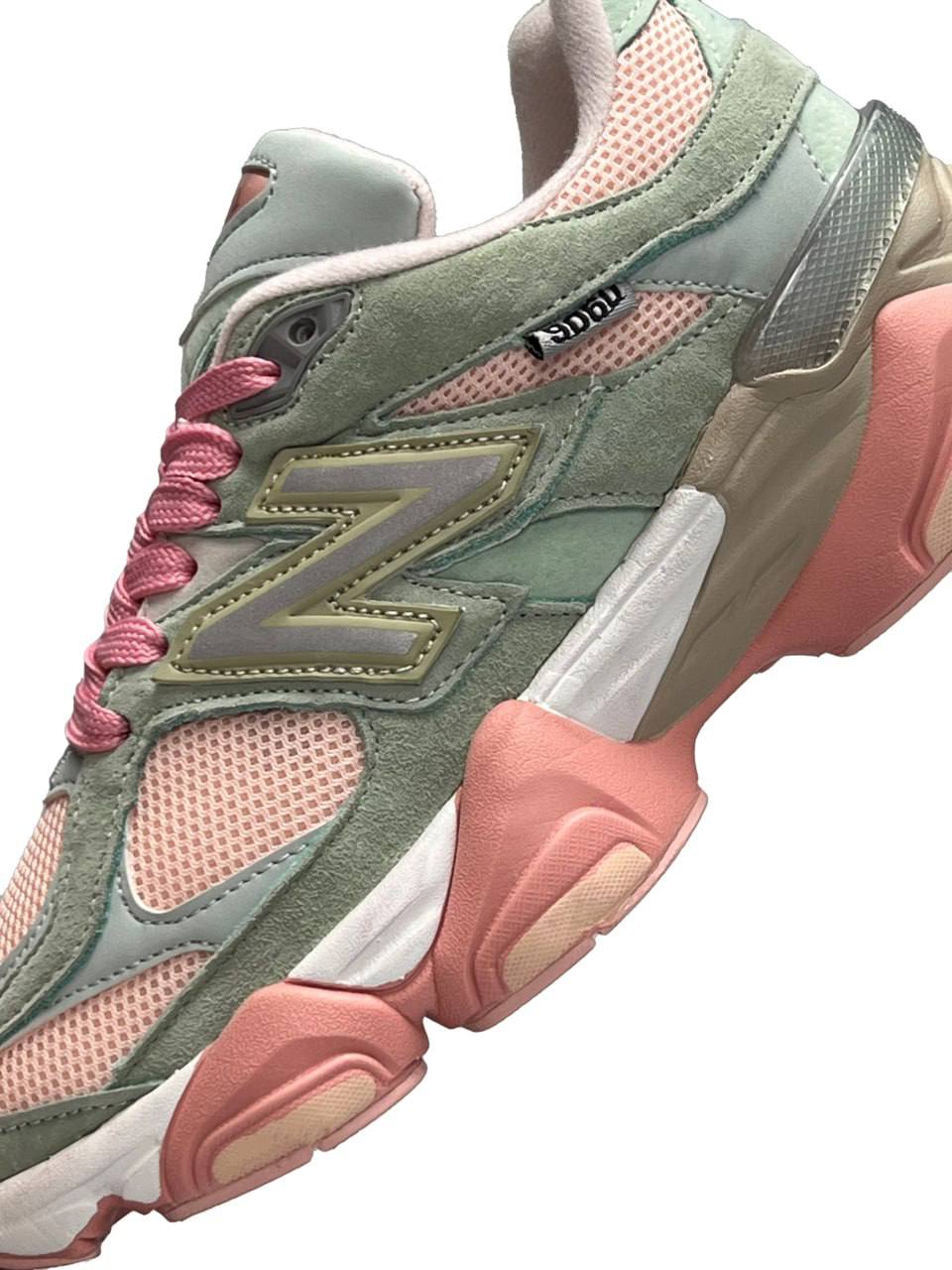 New Balance 9060 Gray Pink