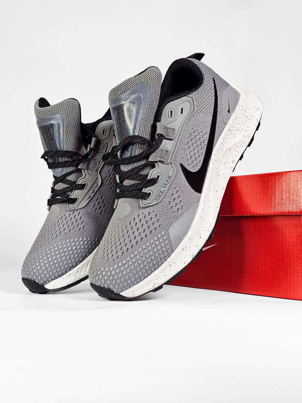 Nike Zoom Pegasus Gray