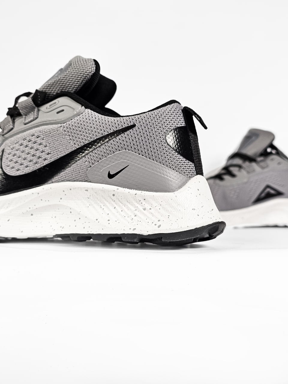 Nike Zoom Pegasus Gray