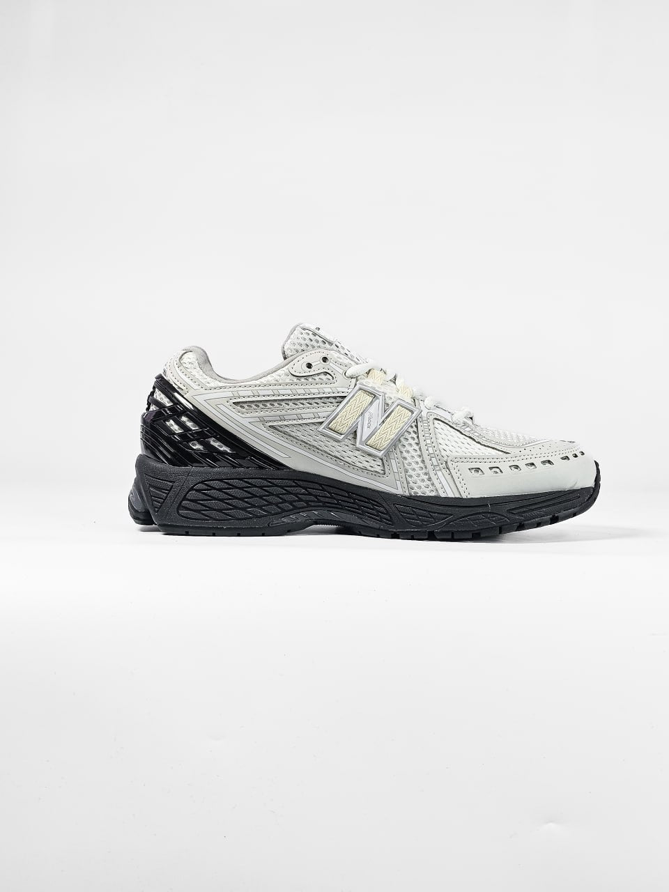New Balance 1906R Gray Black
