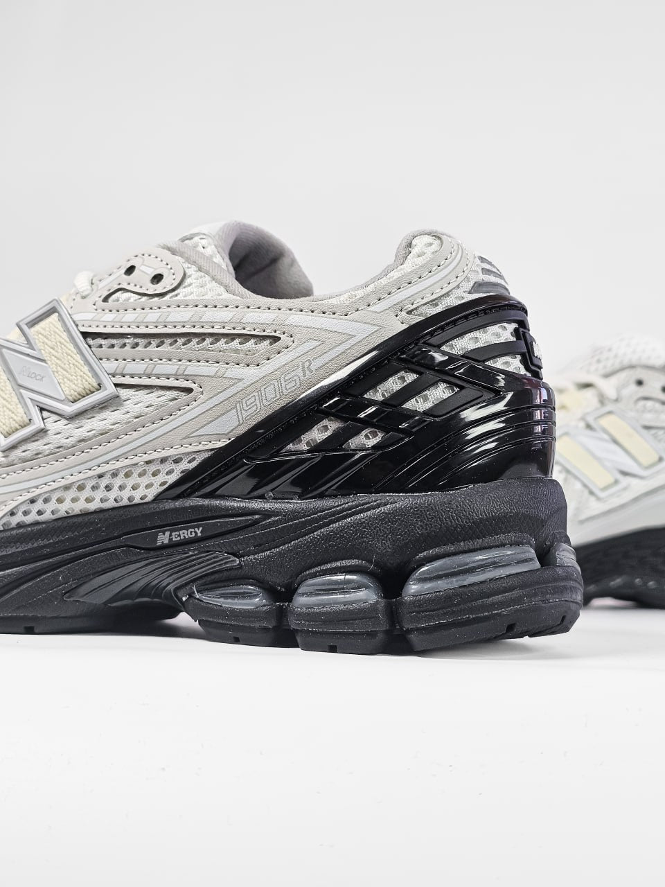 New Balance 1906R Gray Black
