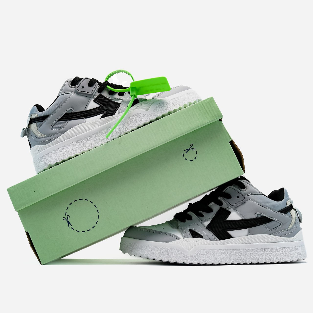 Off-White Out of Office Sponge Mid Top White Grey