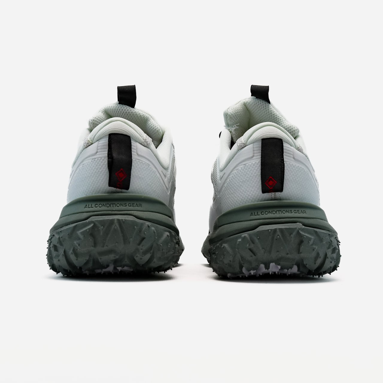 Nike ACG Mountain Fly 2 Low GTX Beige Dark Smoke Grey II