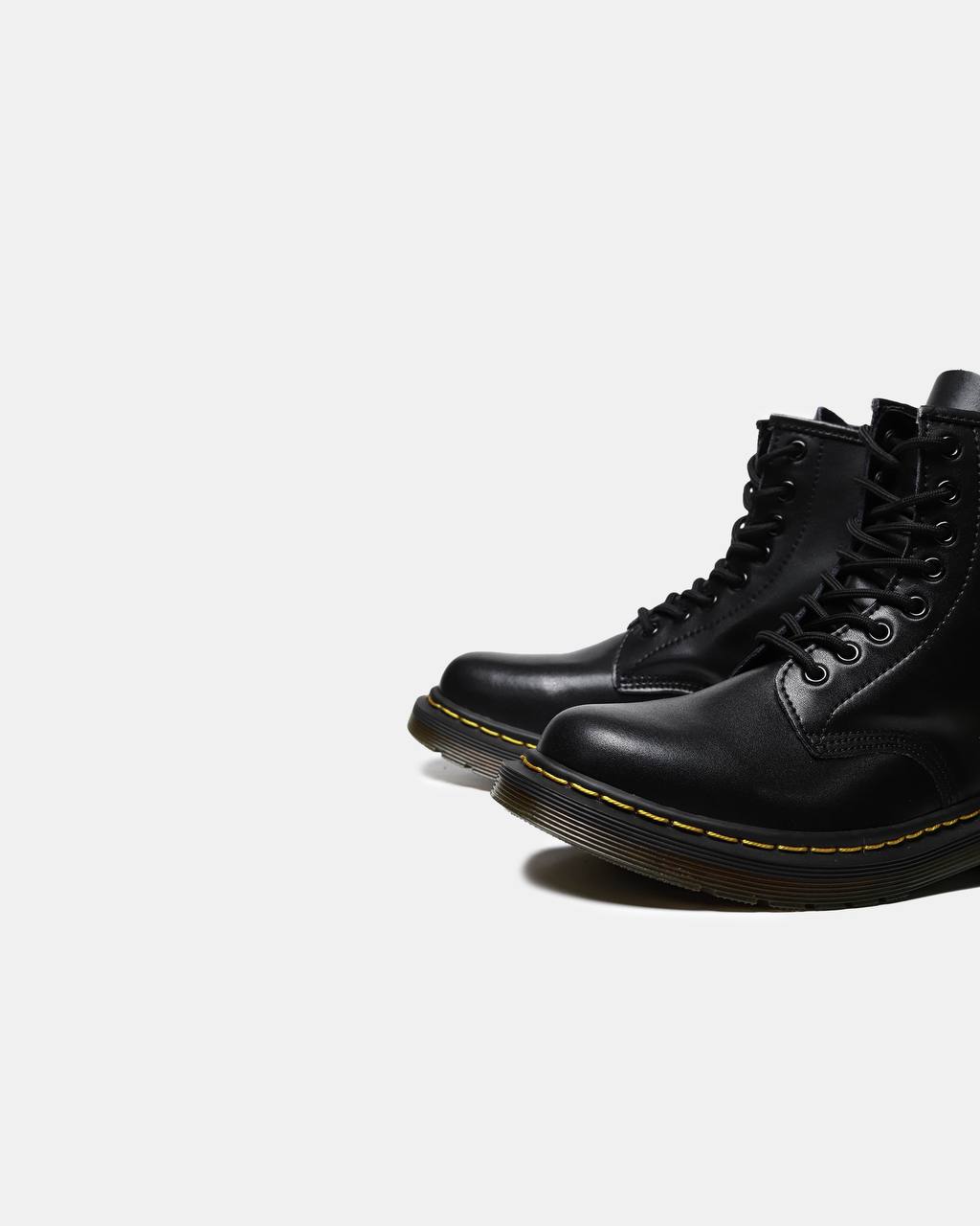 Dr. Martens Classic Black II