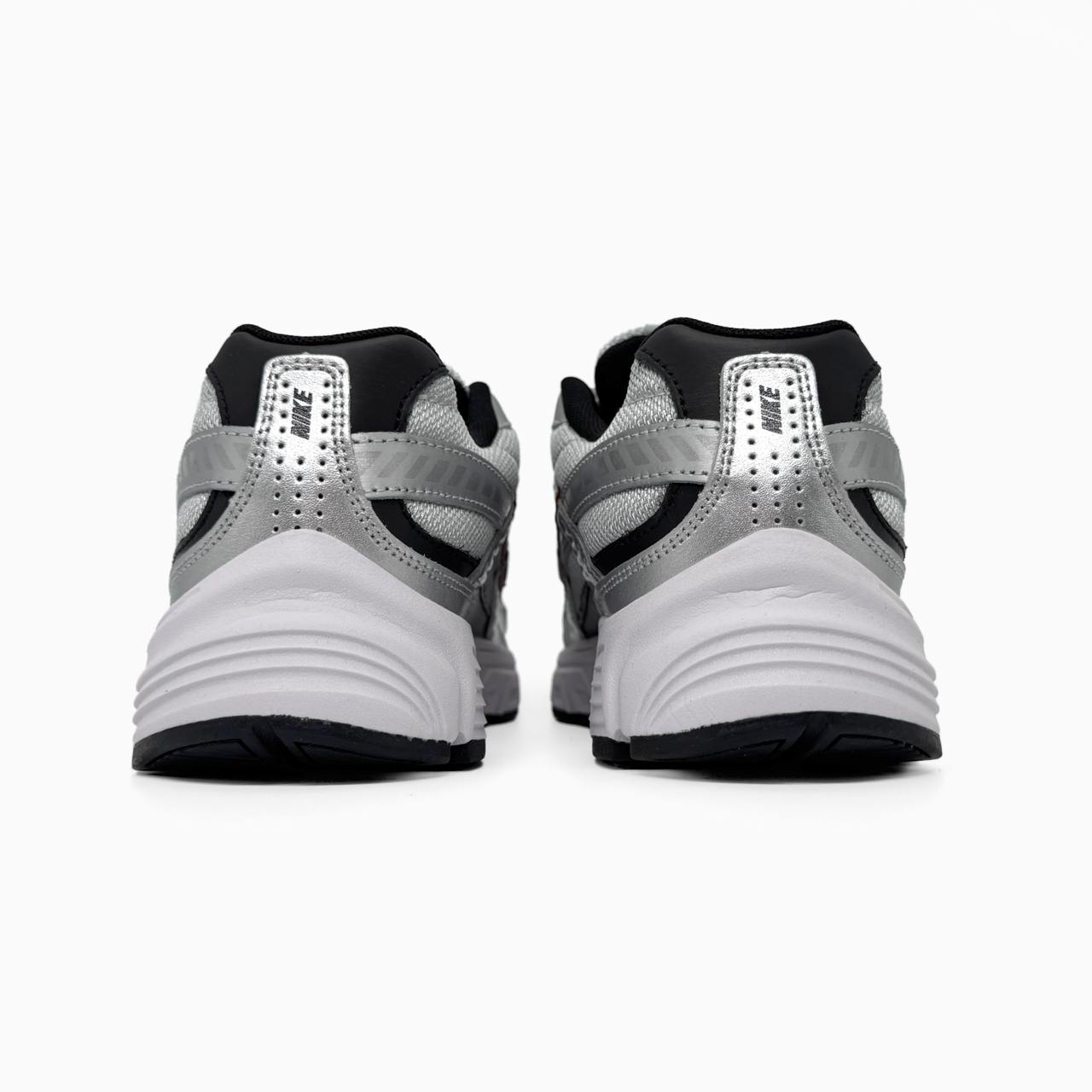 Nike Initiator Silver Red