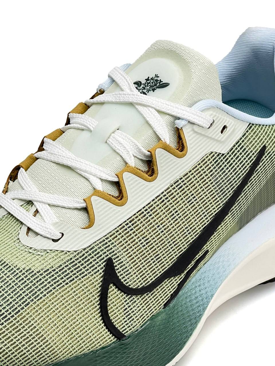 Nike Air Zoom Fly 5 Beige Olive