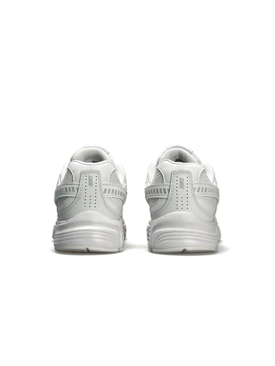 Nike Initiator All White