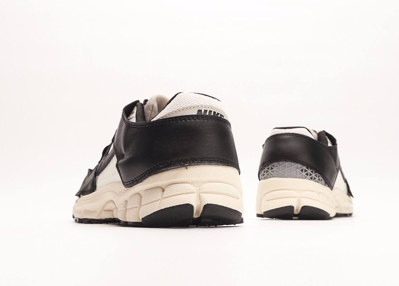 Nike Vomero 5 Timeless