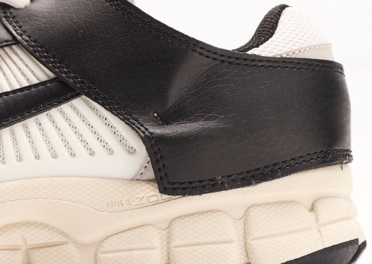 Nike Vomero 5 Timeless