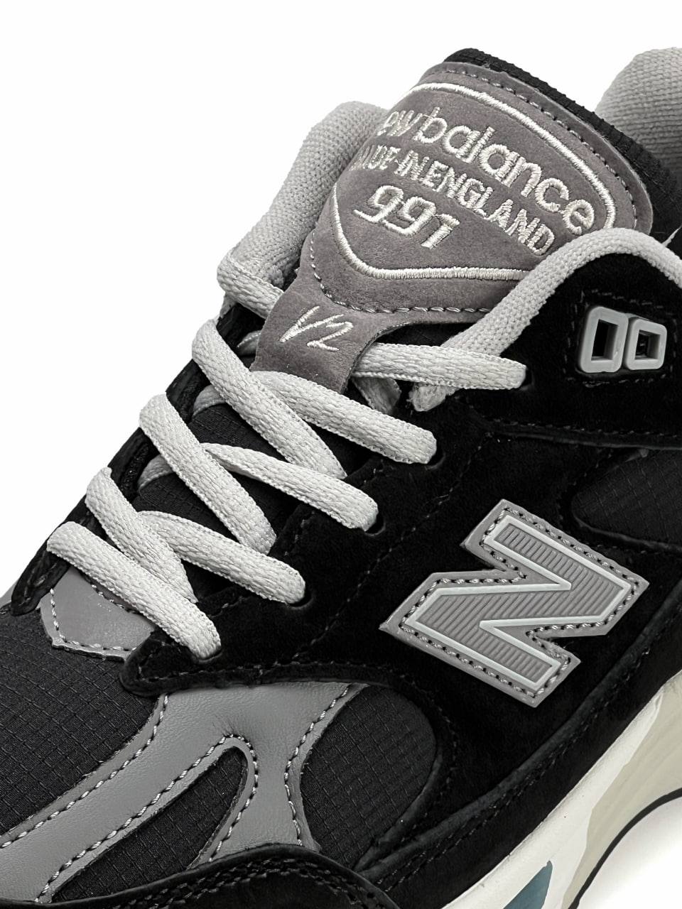 New Balance 991 Black Grey