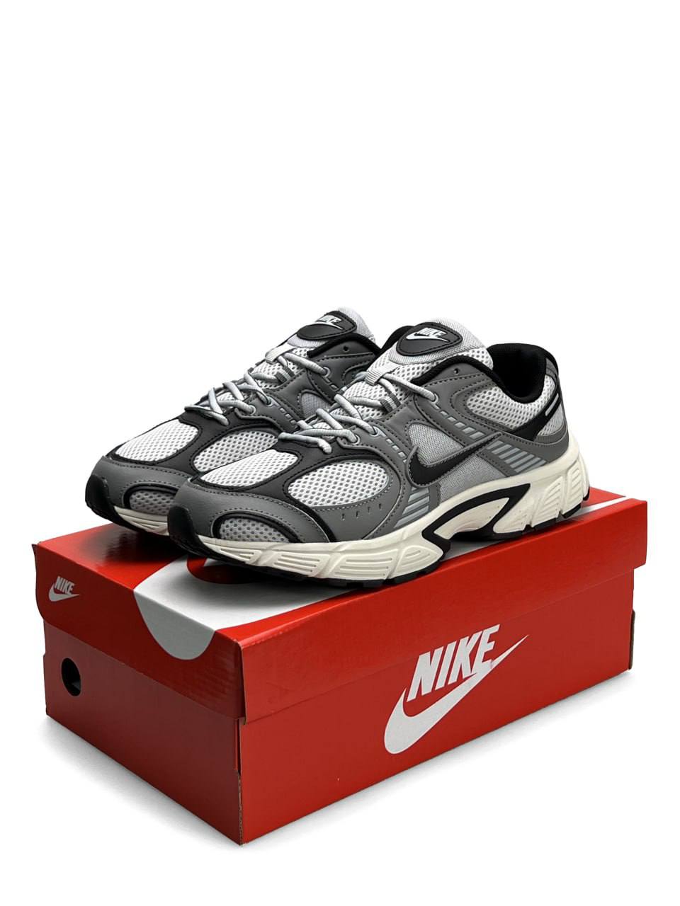 Nike V5 RNR Grey Beige