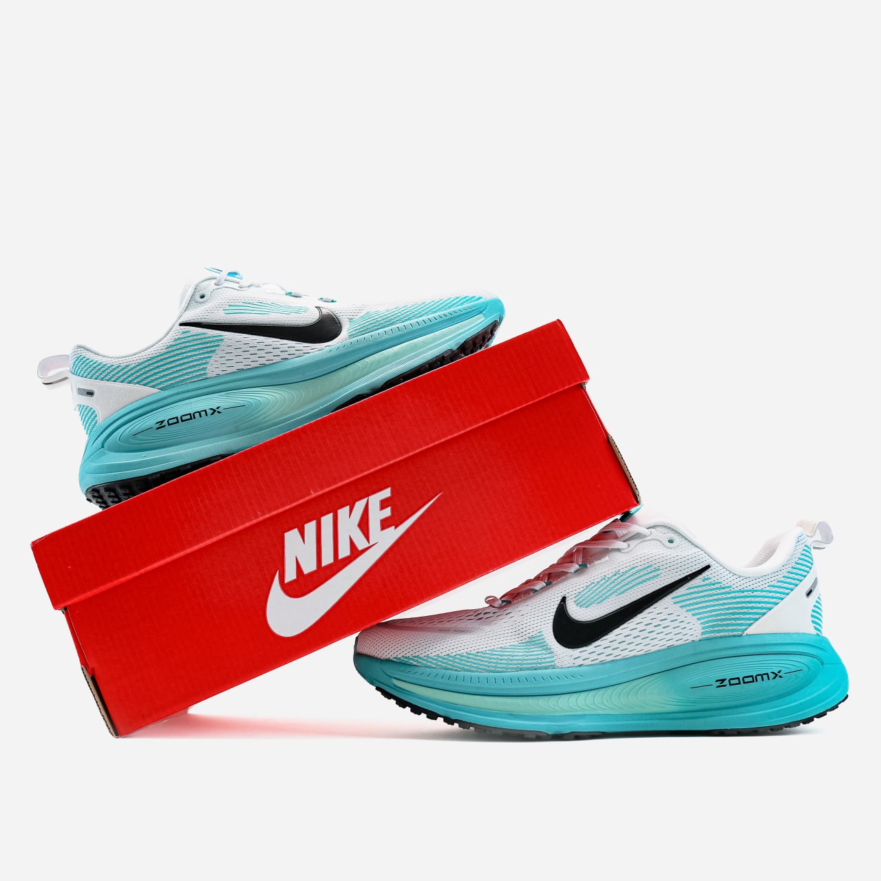 Nike Vomero 18 White Blue