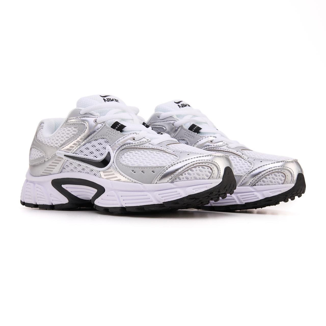 Nike V5 RNR Silver