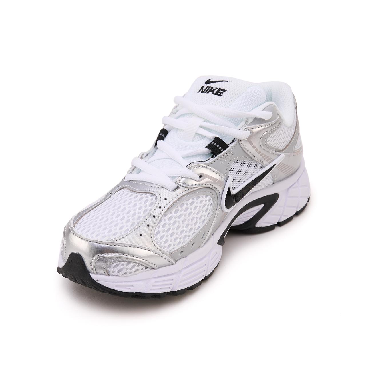 Nike V5 RNR Silver