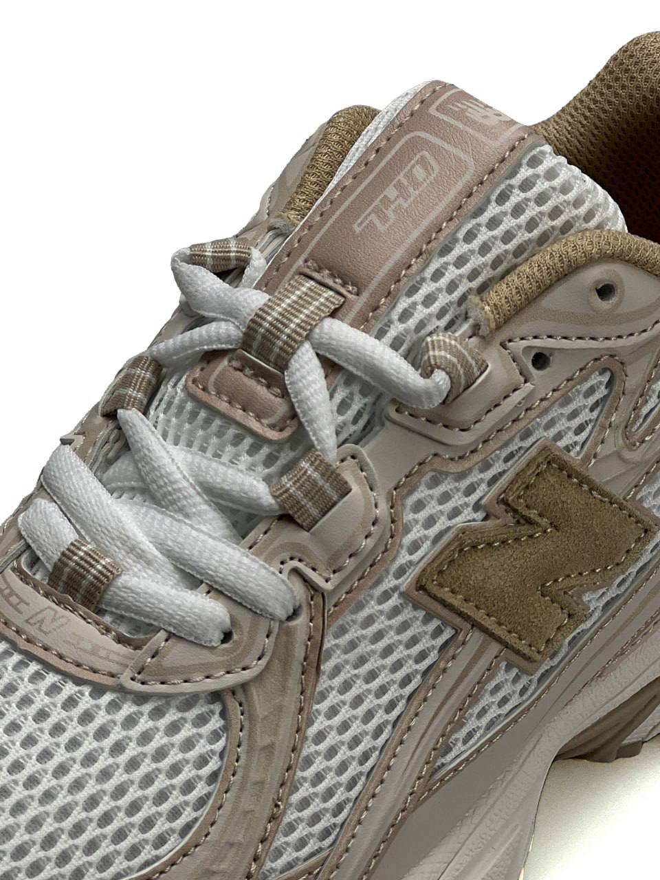 New Balance 740 White Beige