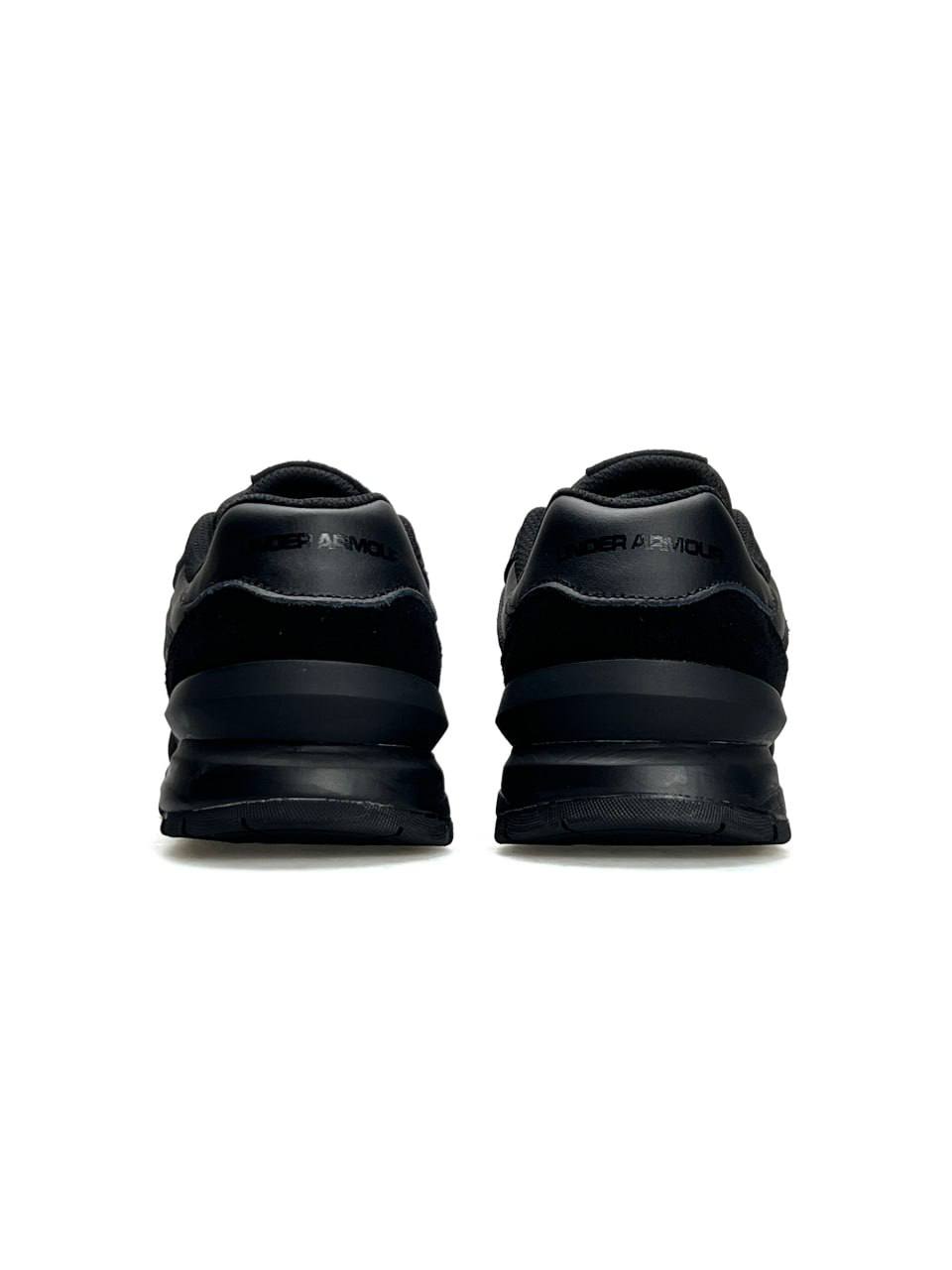 Under Armour Essential Runner All Black