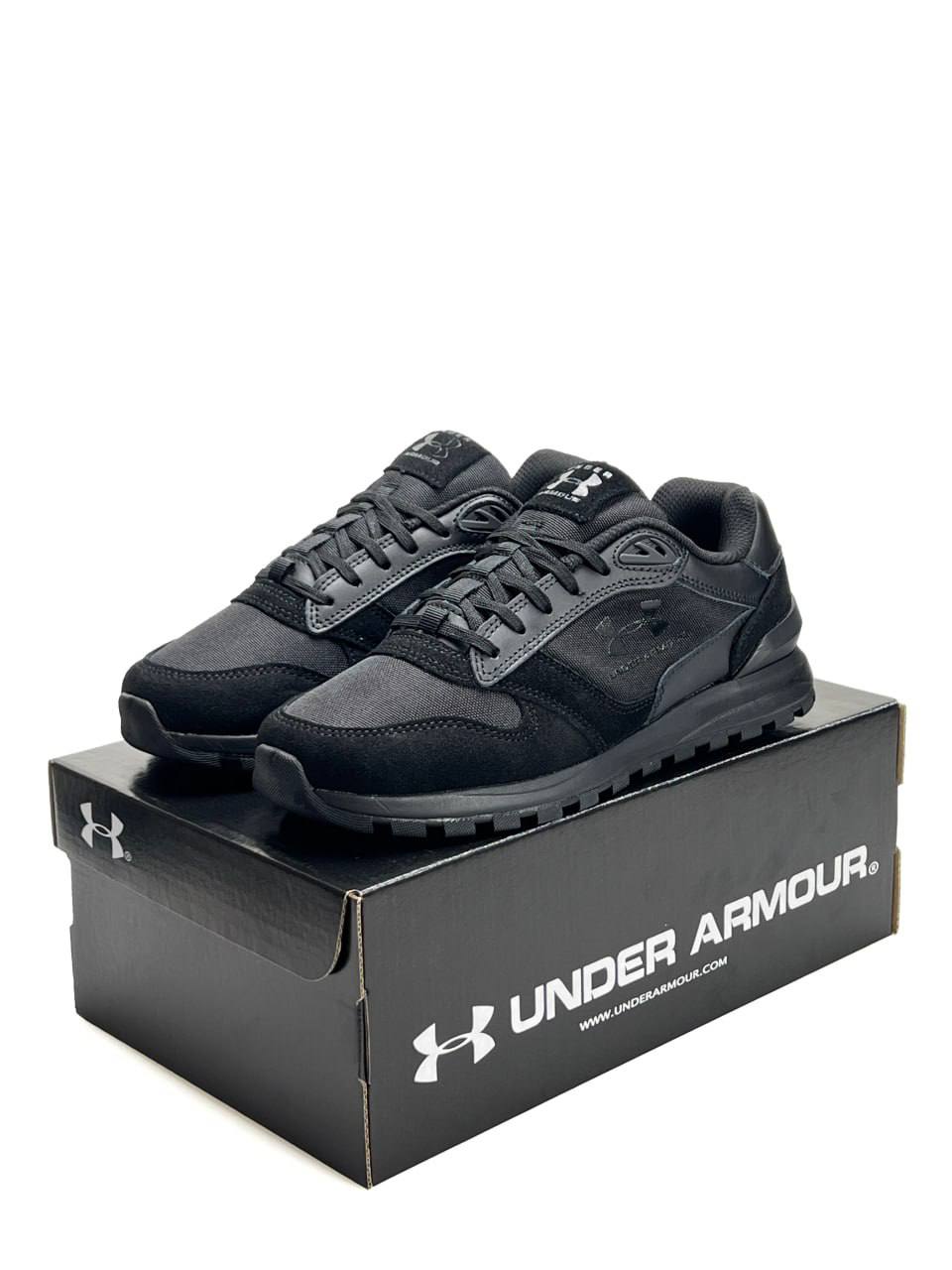 Under Armour Essential Runner All Black