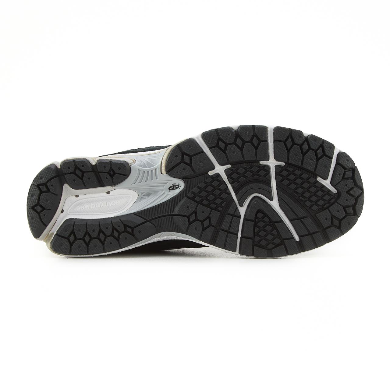 New Balance 2002R Gore-Tex Black Grey