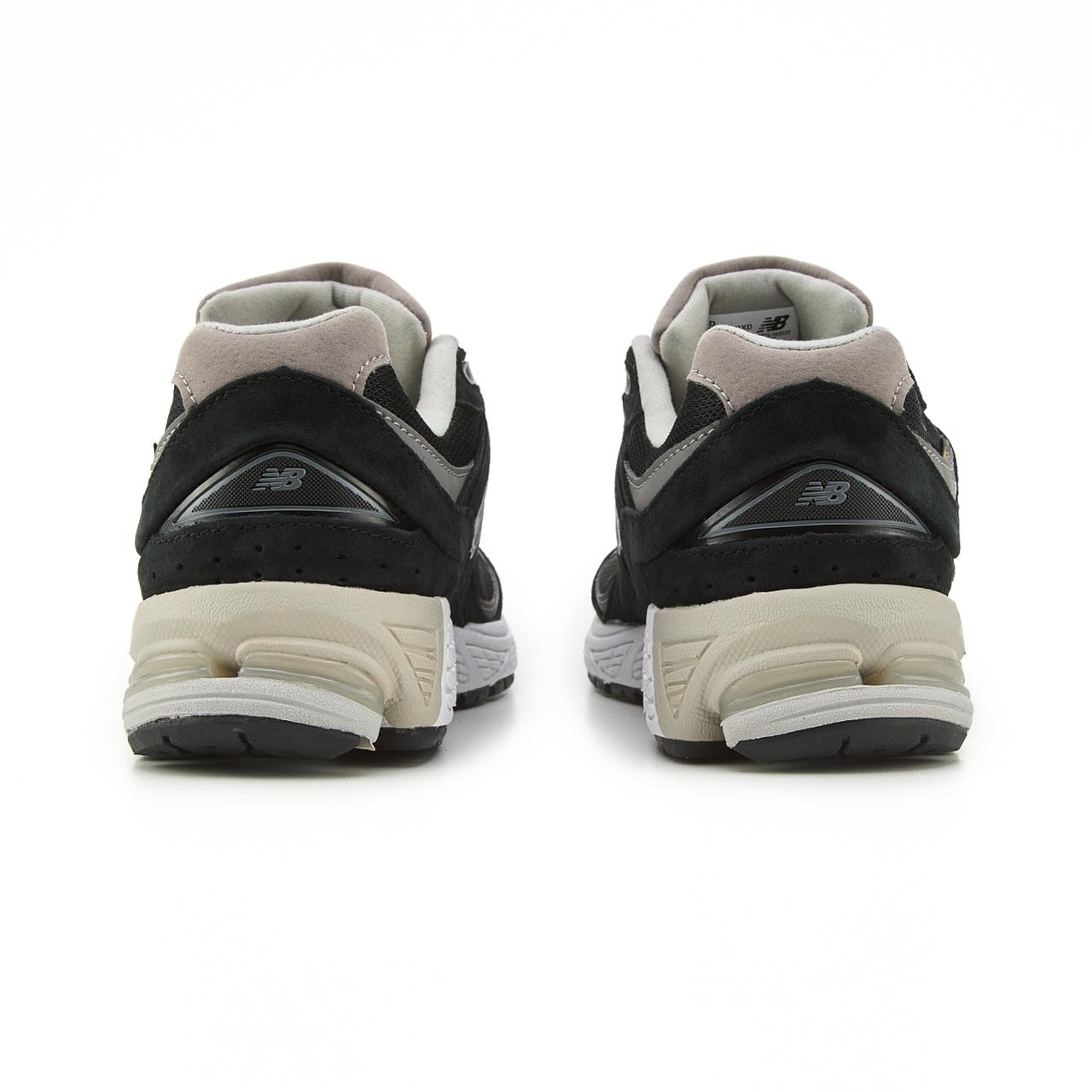 New Balance 2002R Gore-Tex Black Grey