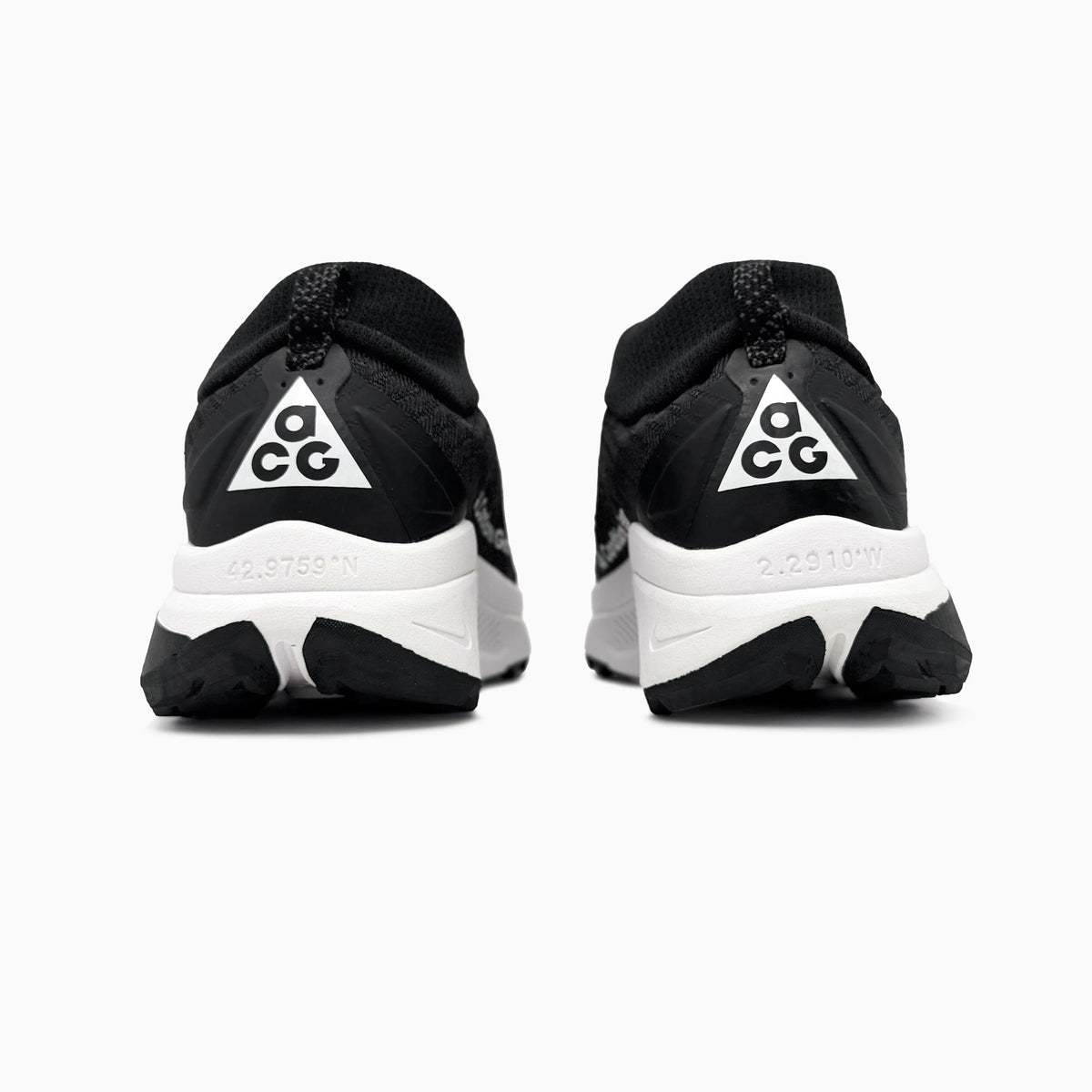 Nike ACG Zegama Trail White Black