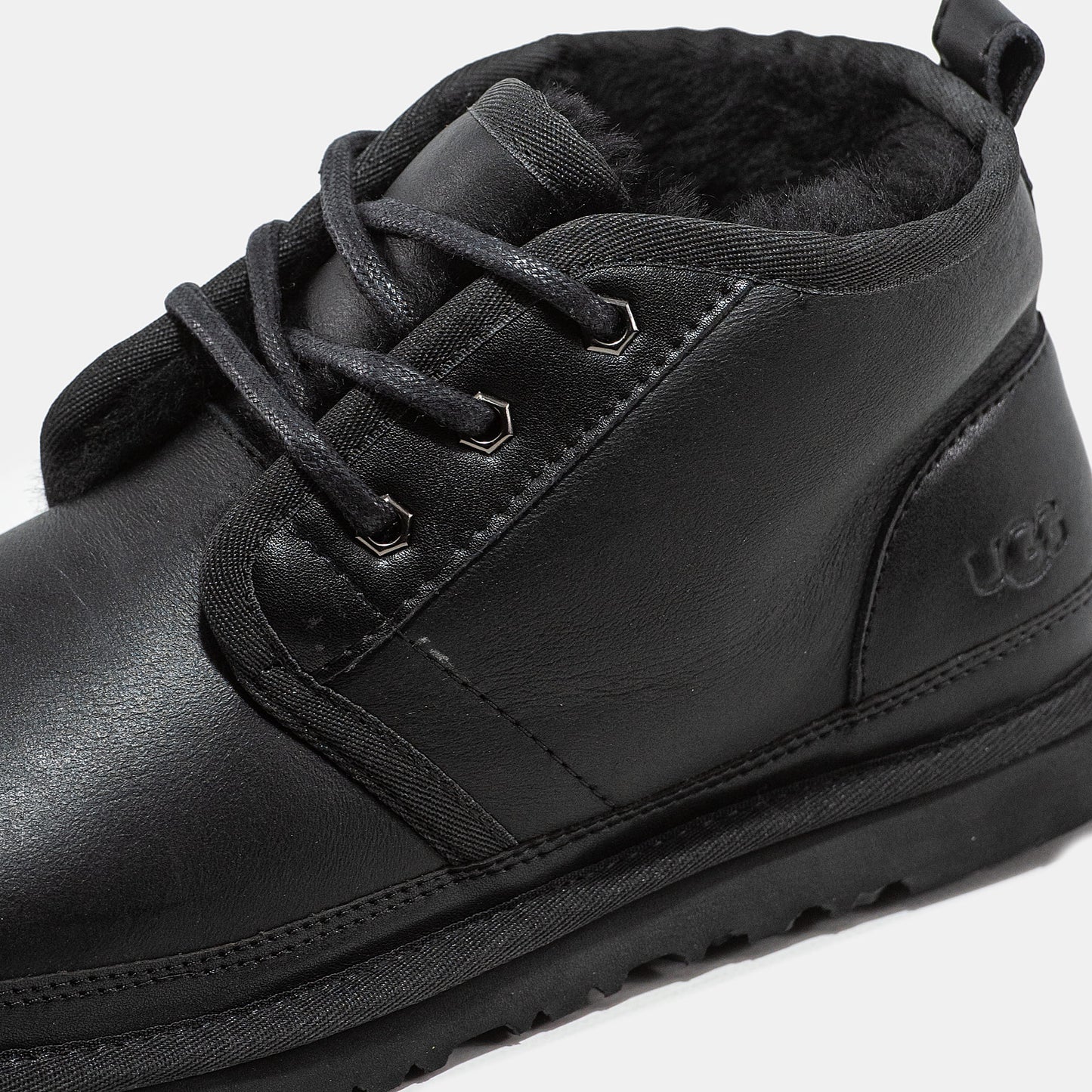 UGG Neumel Leather Black