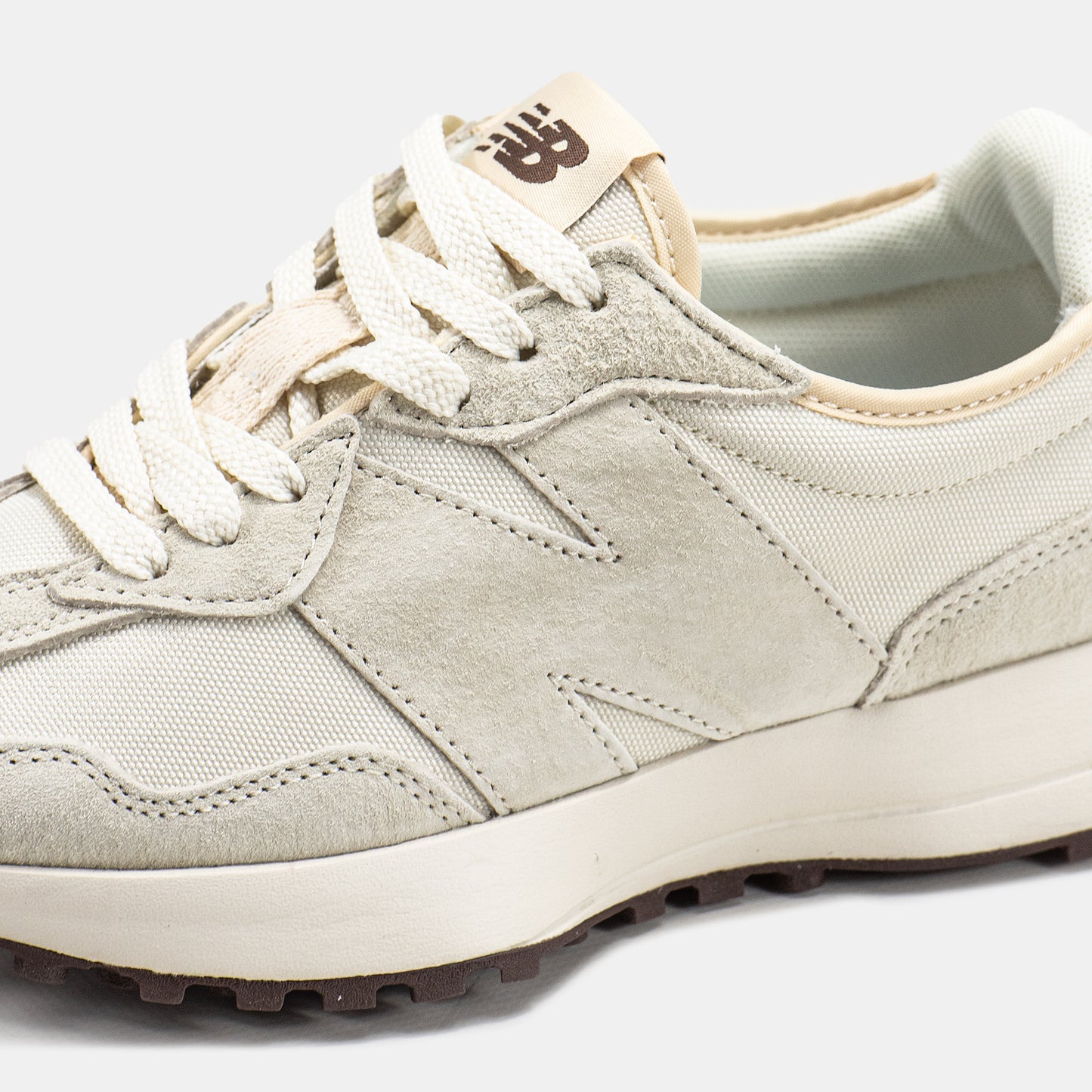 New Balance 327 Beige