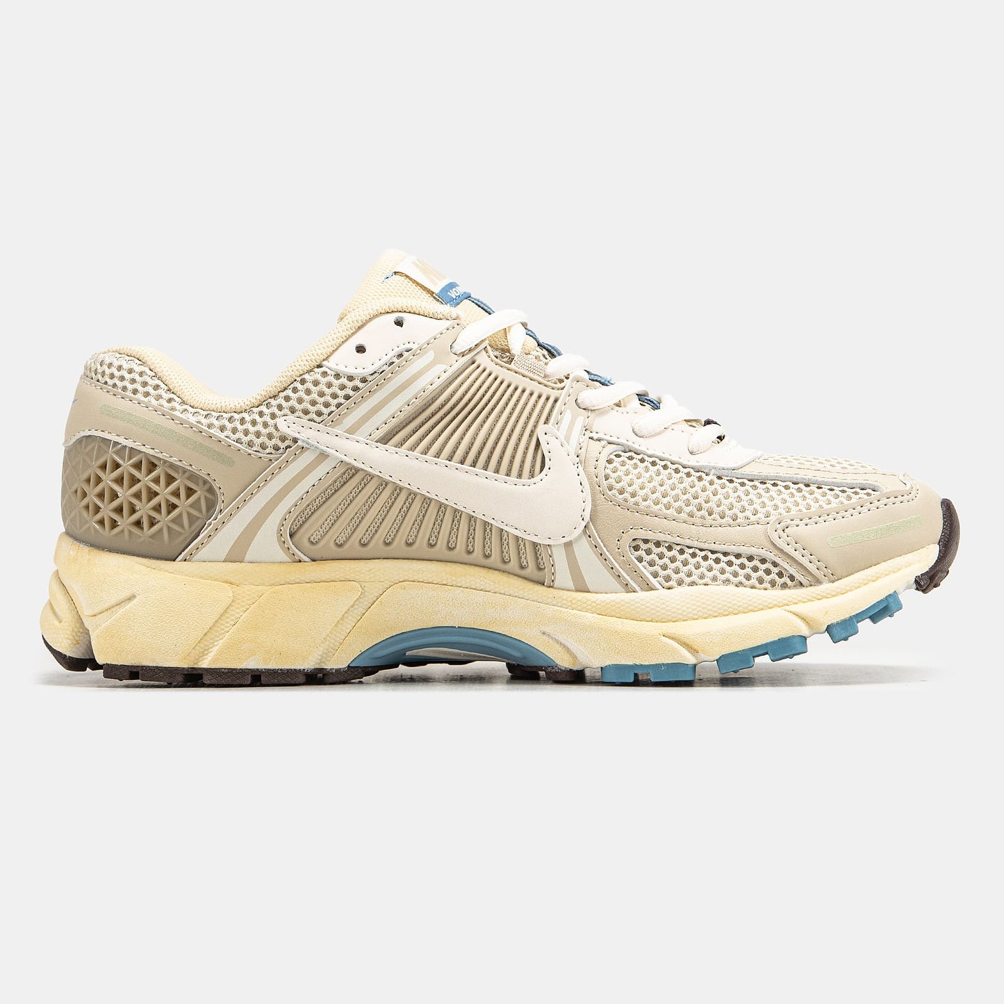 Nike Zoom Vomero 5 Beige