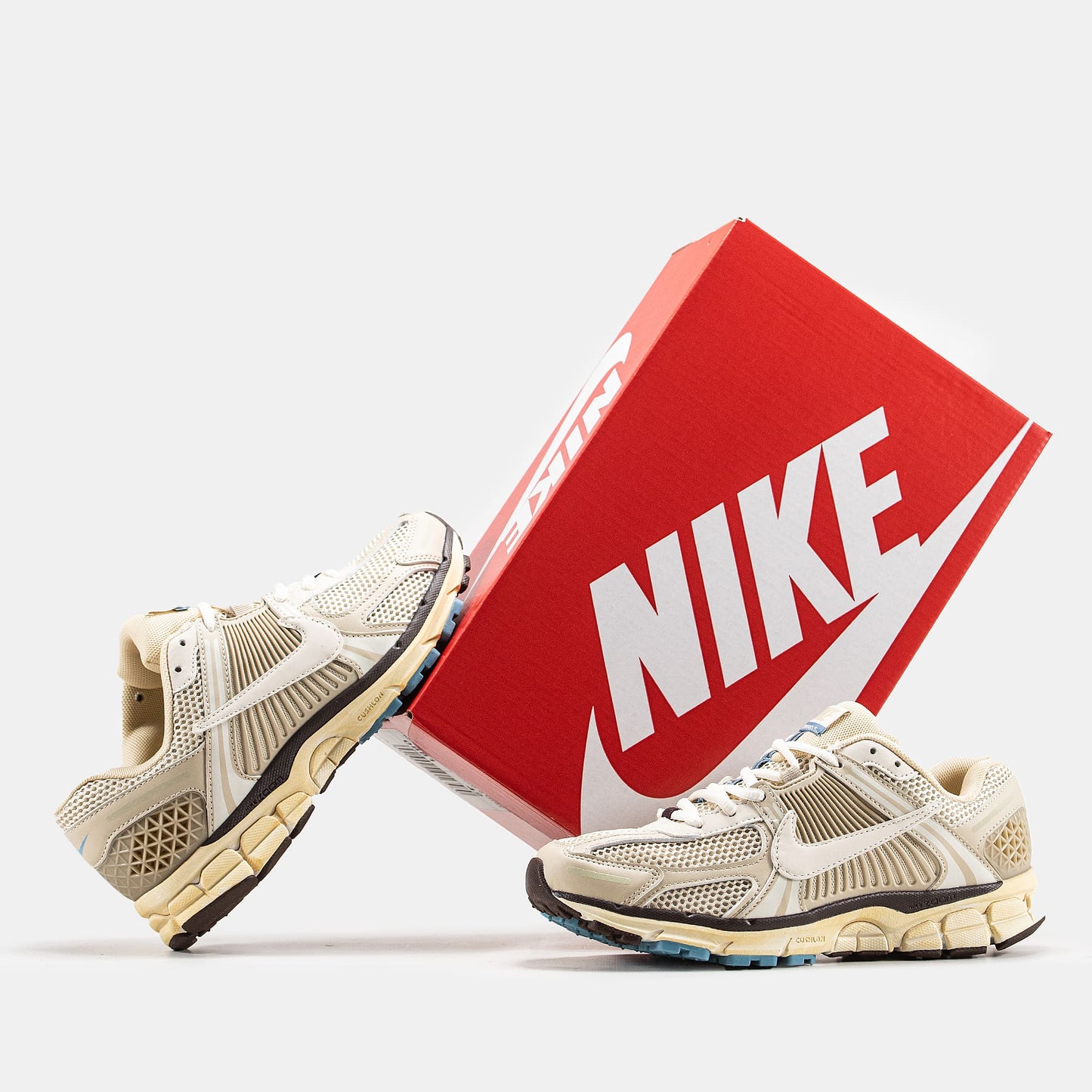 Nike Zoom Vomero 5 Beige