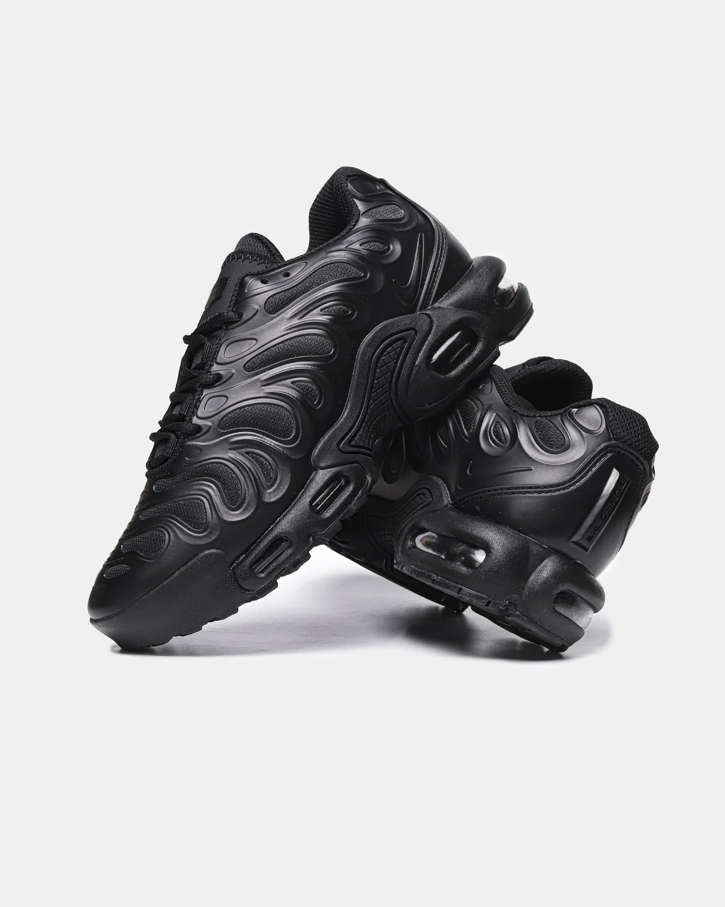 Nike Air Max Plus Drift Triple Black Carbon Fiber