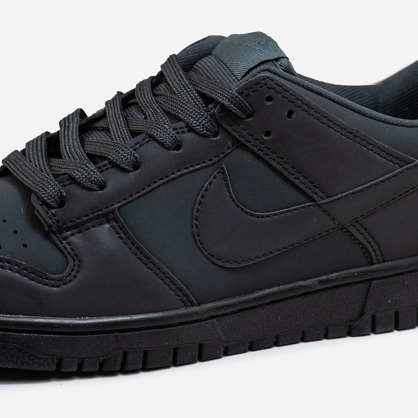Nike SB Dunk Low Black