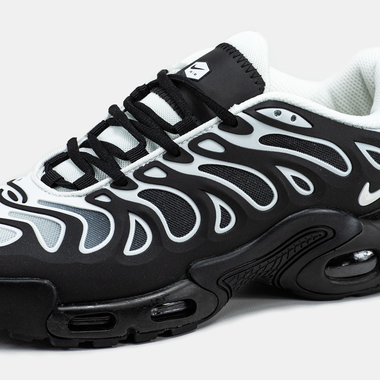 Nike Air Max Plus Drift Black White