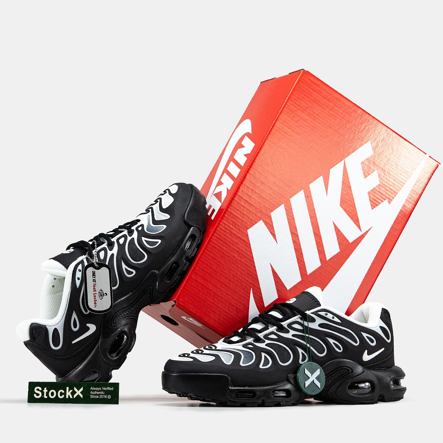 Nike Air Max Plus Drift Black White