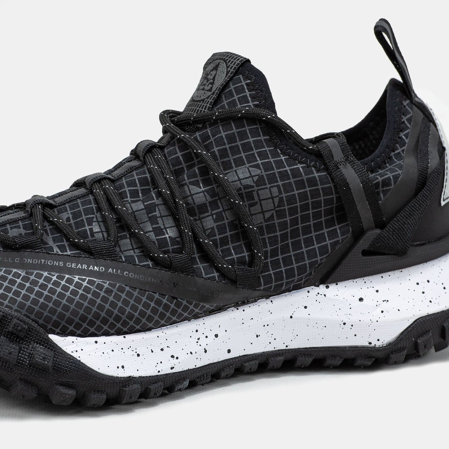 Nike ACG Mountain Fly Black White