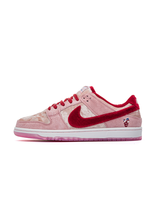 Nike SB Dunk Low х StrangeLove Skateboards