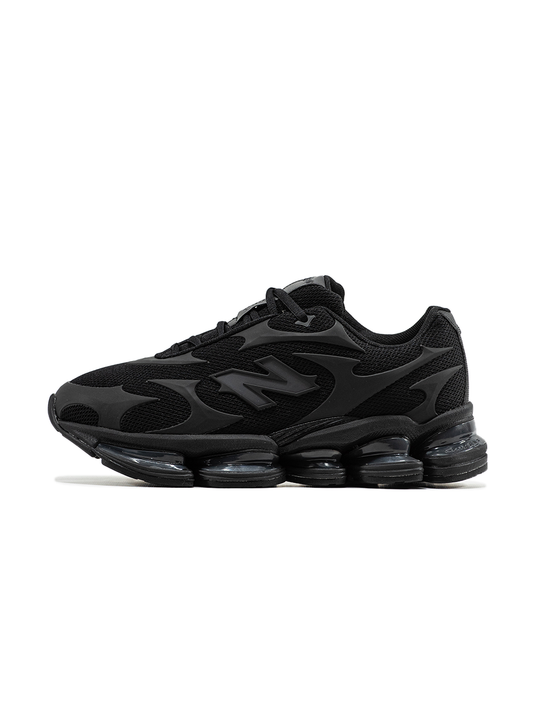 New Balance 2000 Black