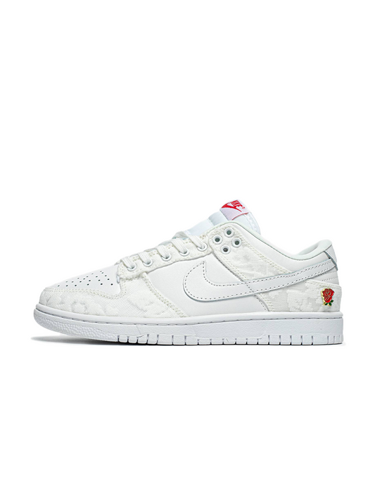 Nike SB Dunk Low Give he flowers