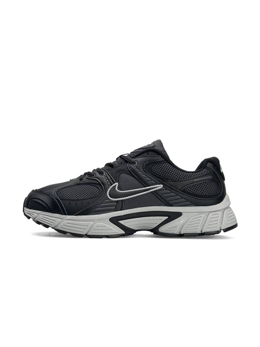 Nike V5 RNR Black Grey