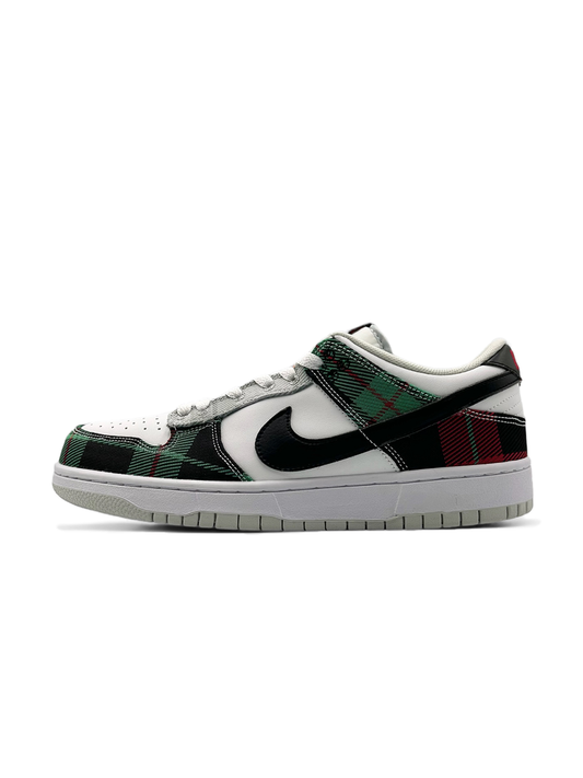 Nike SB Dunk Tartan Plaid