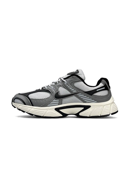 Nike V5 RNR Grey Beige