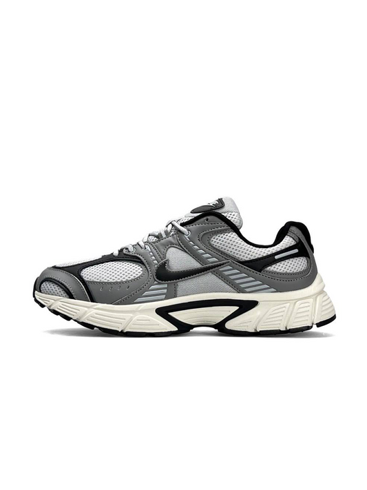 Nike V5 RNR Grey Beige