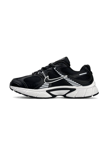 Nike V5 RNR Black White