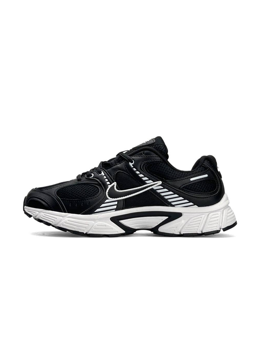 Nike V5 RNR Black White