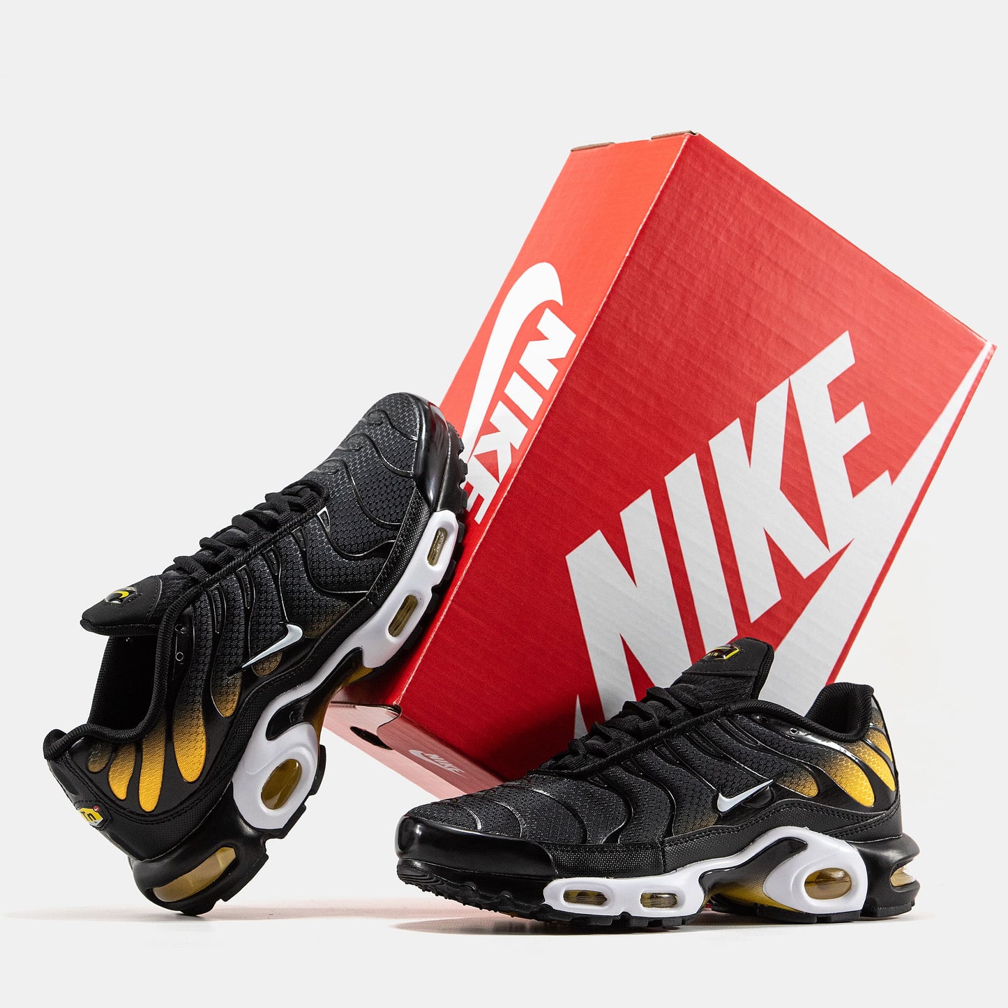 Nike Air Max Tn Plus Black White Gold