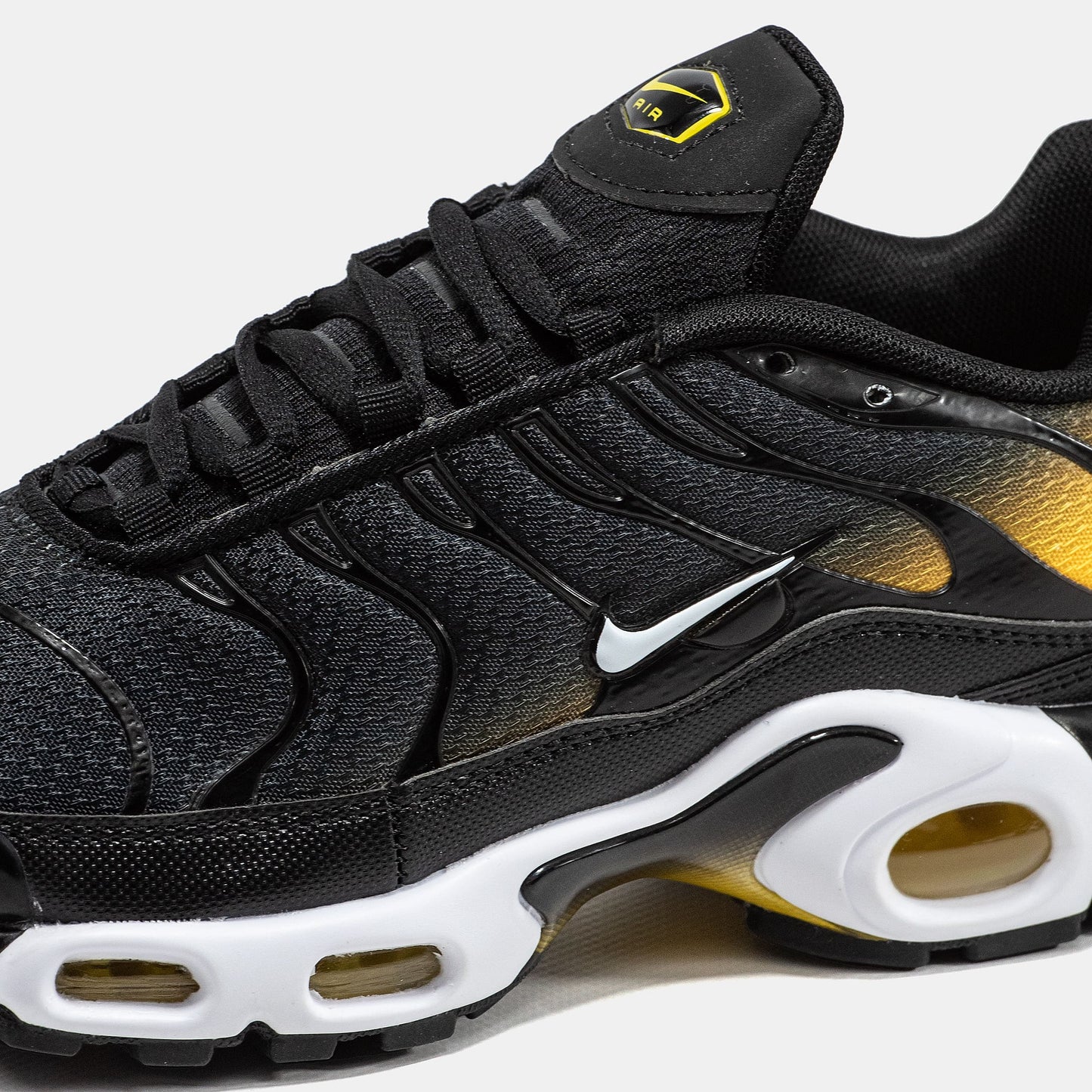 Nike Air Max Tn Plus Black White Gold