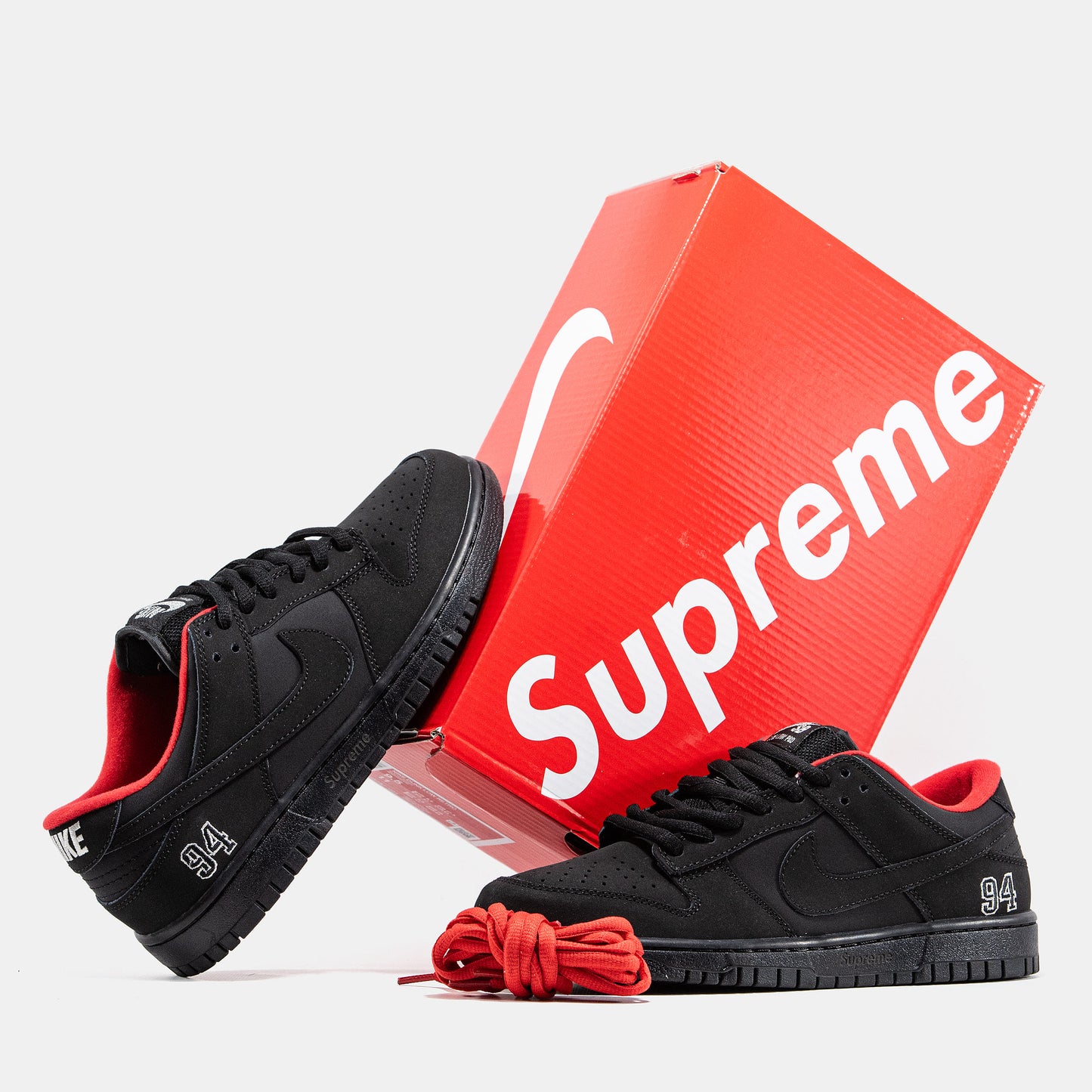 Nike SB Dunk x Supreme Black Red