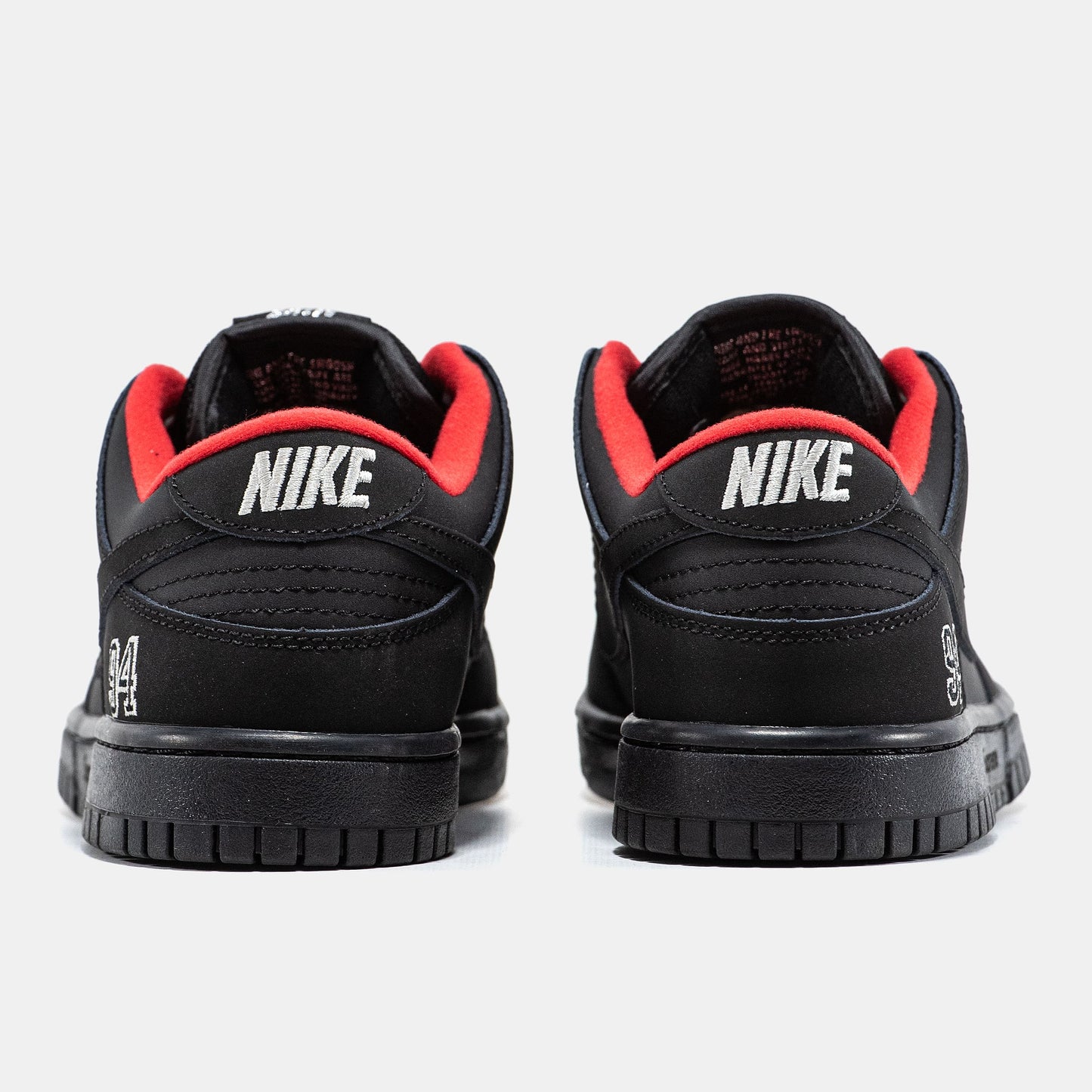 Nike SB Dunk x Supreme Black Red