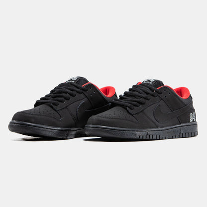 Nike SB Dunk x Supreme Black Red