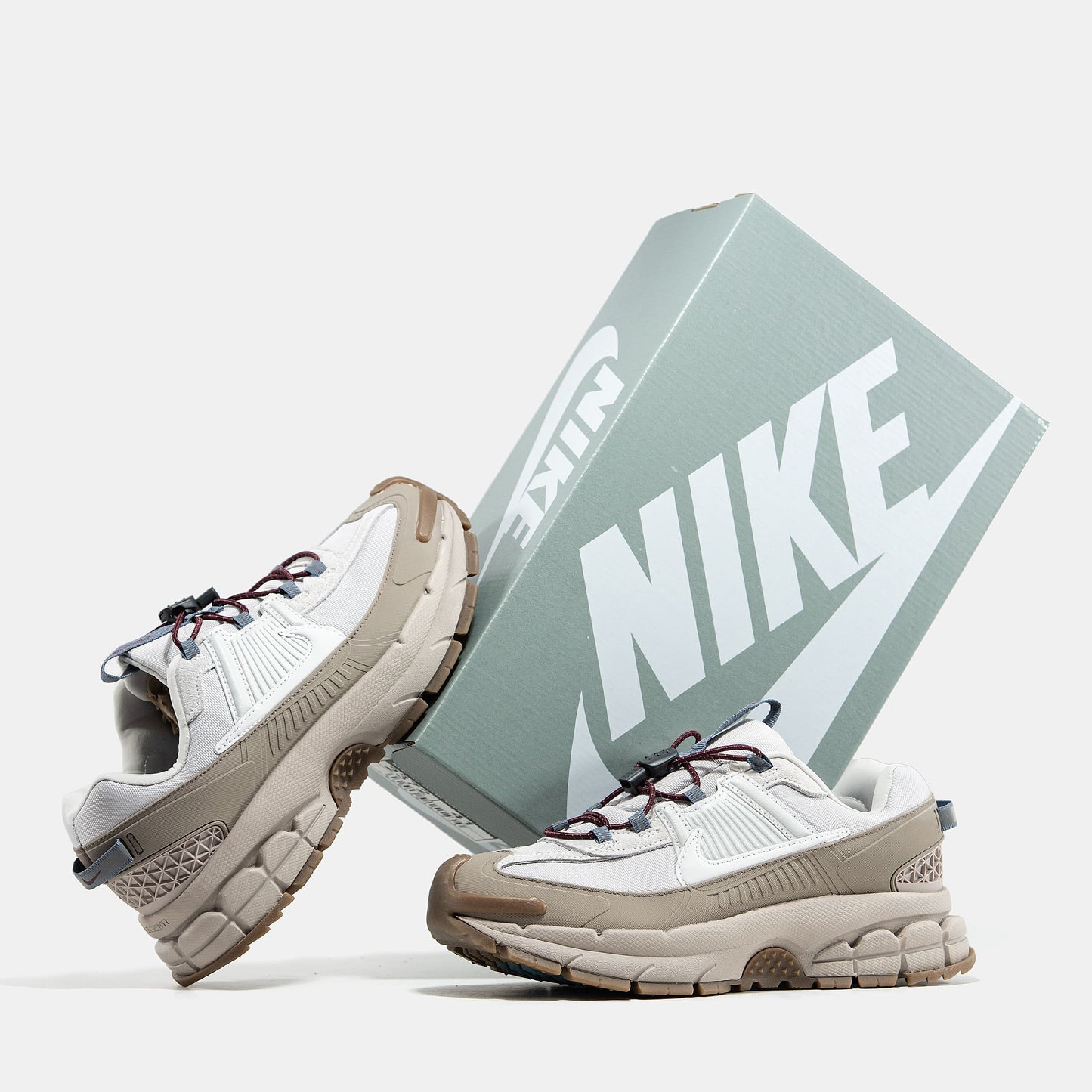 Nike Air Zoom Vomero Roam White Beige
