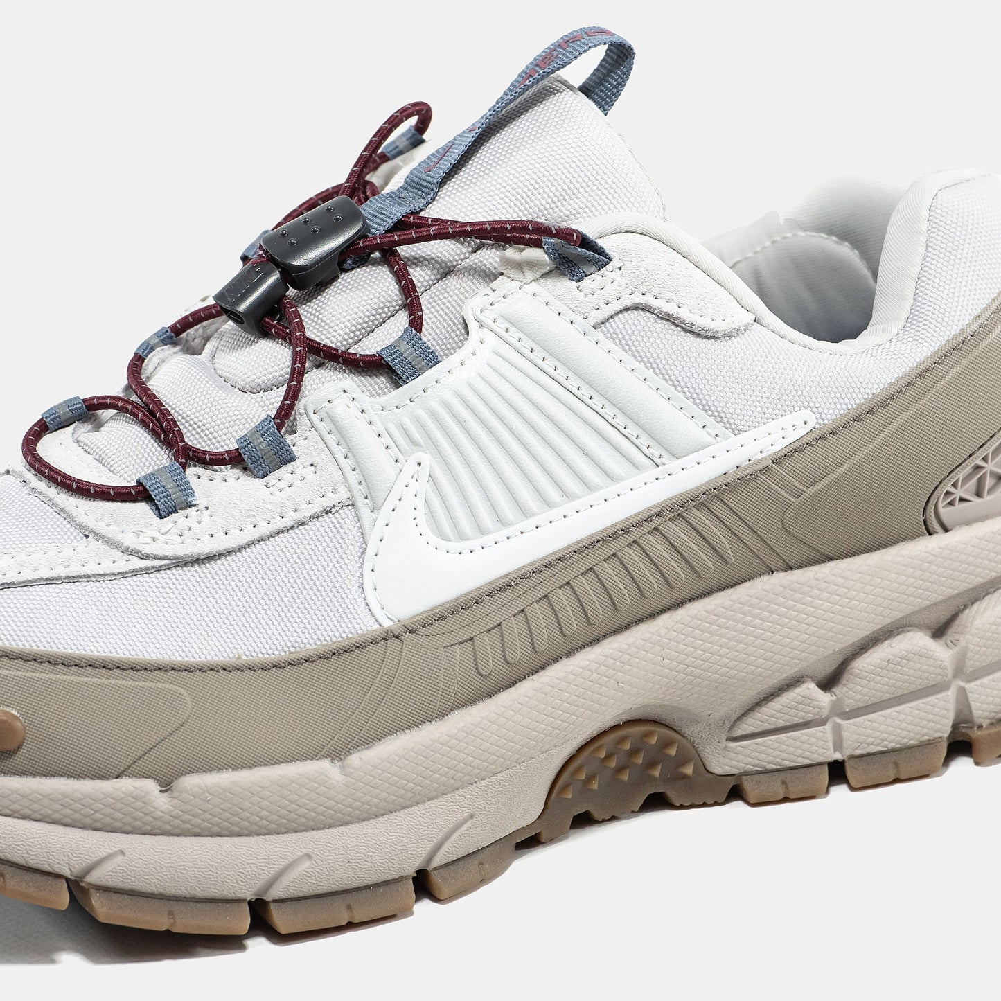 Nike Air Zoom Vomero Roam White Beige