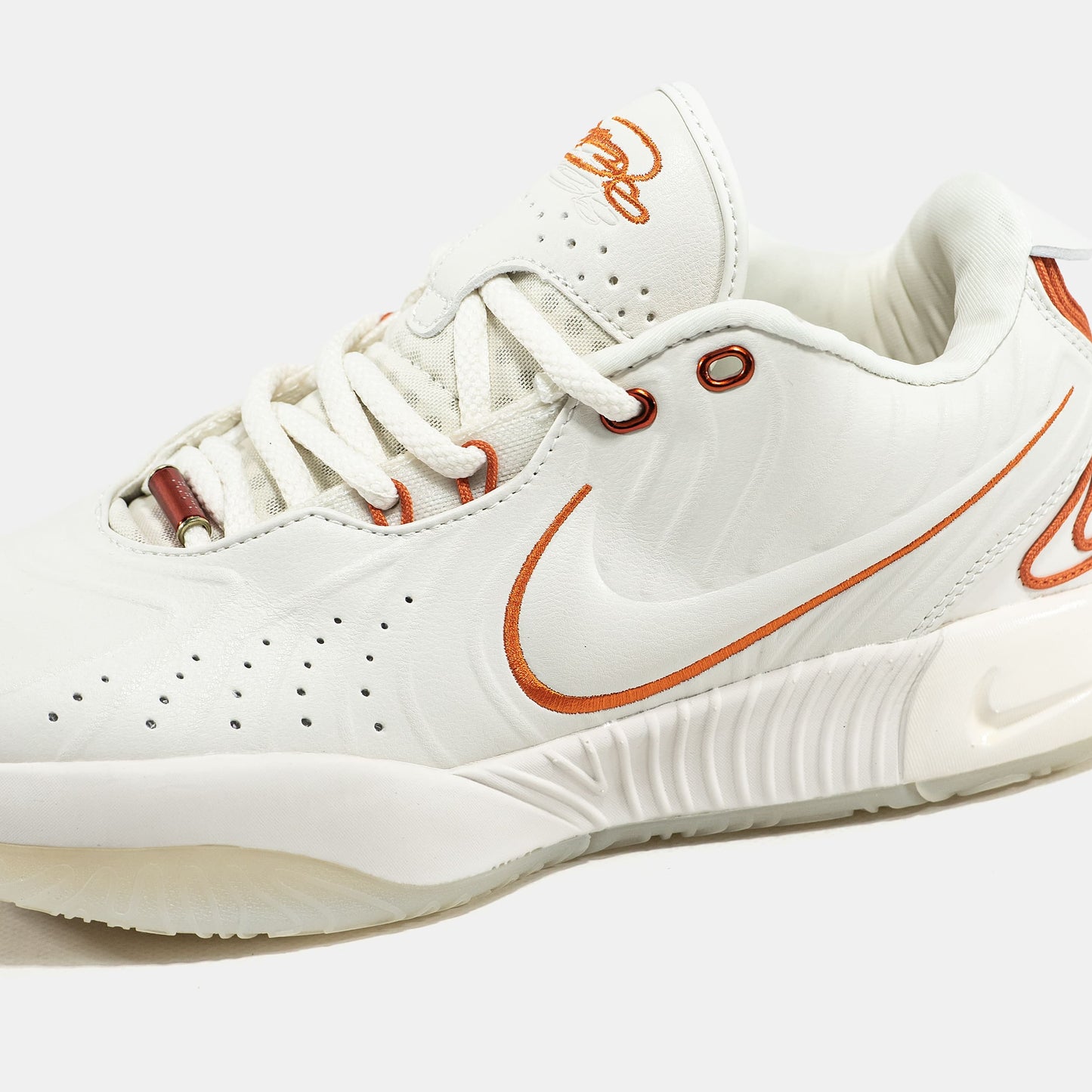 Nike LeBron 21 Akoya Cream Orange